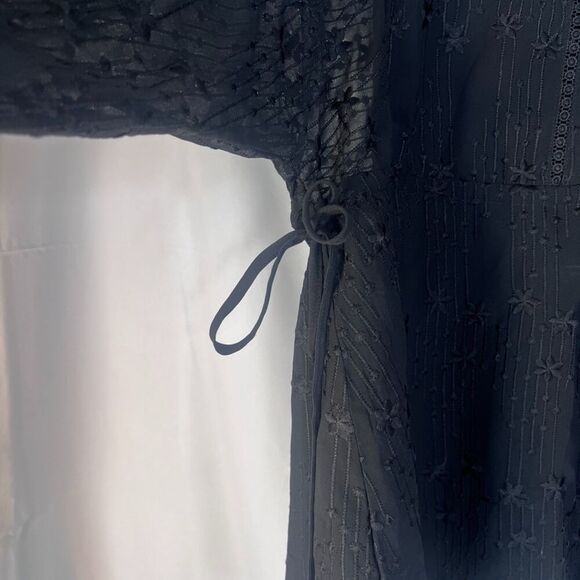 Suzanne Betro Weekends Black Floral Embroidered Tie Waist/Sleeve Blouse Sz Small - Picture 7 of 10